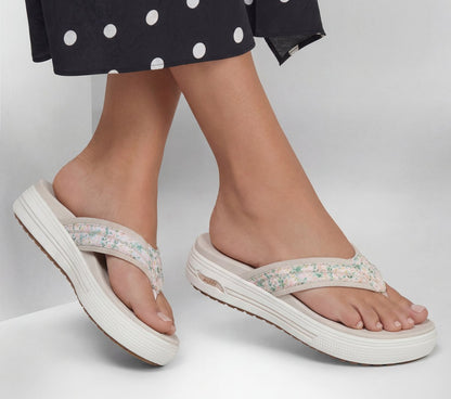 Skechers Quality | Arch Fit Arcade Sandal - Flora Friends